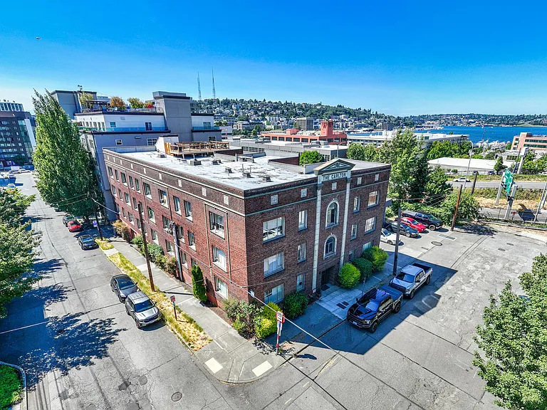 The Carlton Apartments — Photo 1