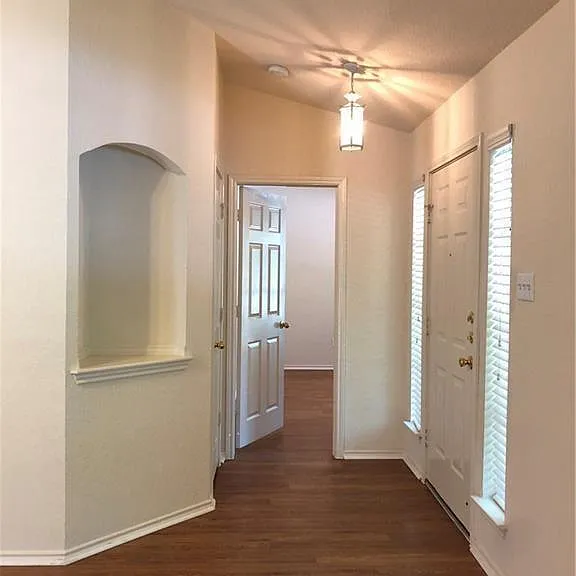 140 Steele — Photo 2
