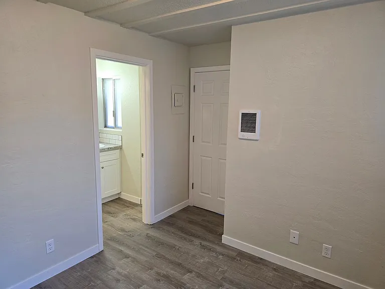 638 Van Buren St #16 — Photo 9