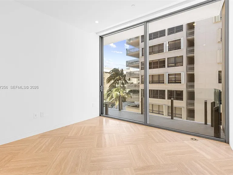 5 Grove Isle Dr #S401 — Photo 31
