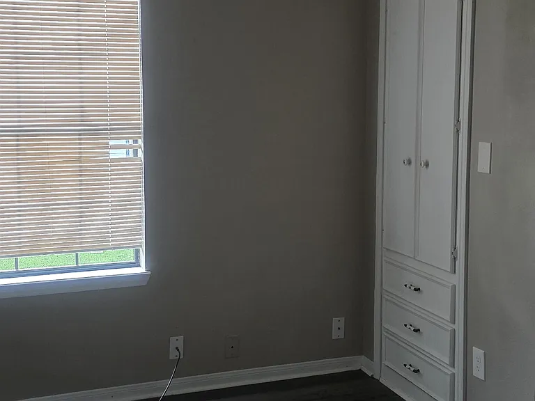 940 Roosevelt Dr — Photo 8