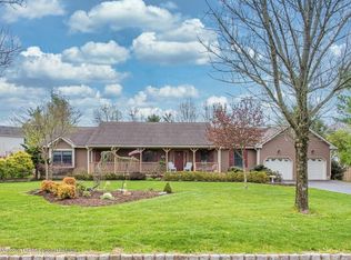 3 Alexis Dr, Farmingdale, NJ 07727