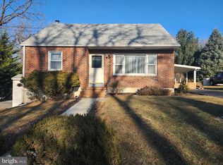 1 Hickory Rd, Hummelstown, PA 17036