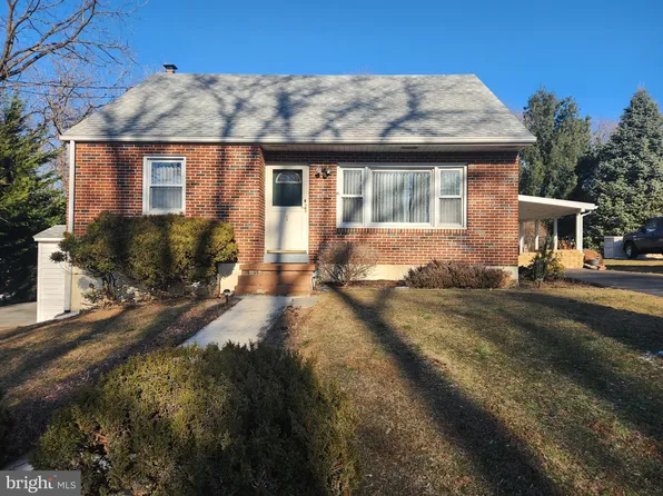 1 Hickory Rd, Hummelstown, PA 17036