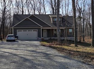 201 Ayers Ln, Scottsville, KY 42164