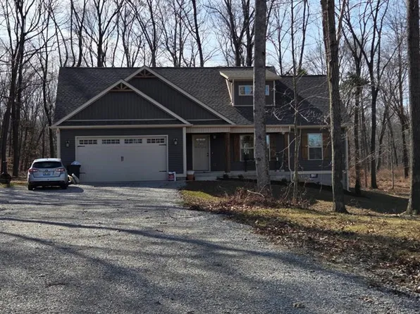 201 Ayers Ln, Scottsville, KY 42164