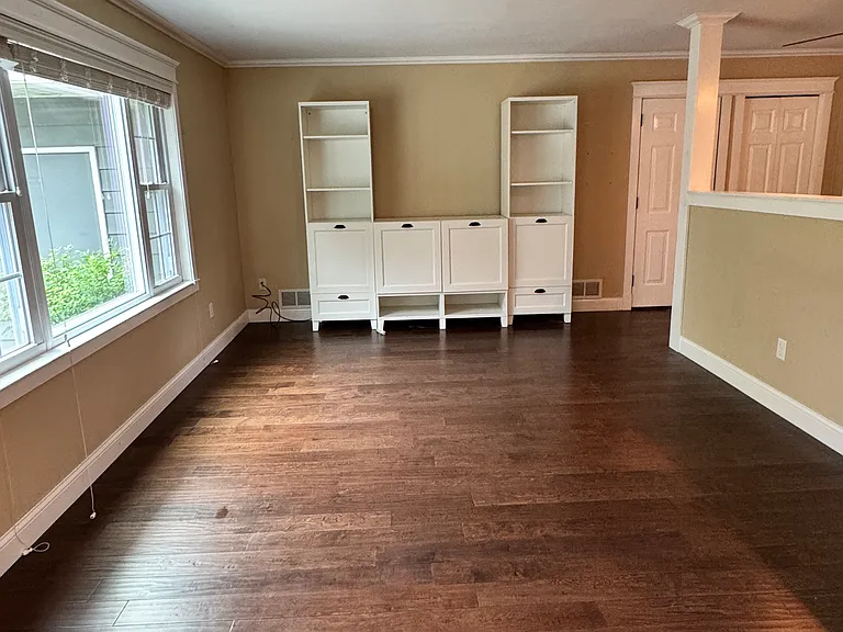 5201 Brighton Ln — Photo 5