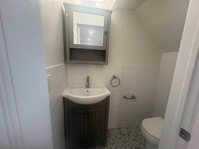 34-27 Crescent St #2 — Photo 21