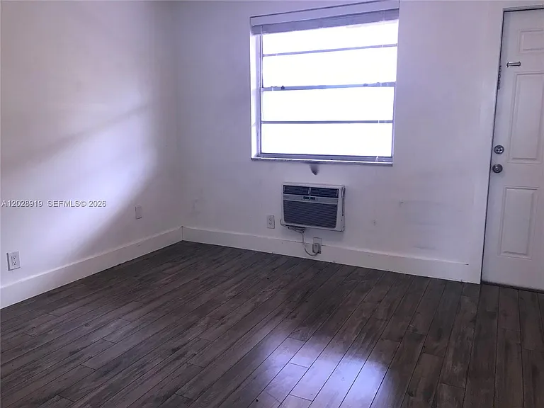 2915 Plunkett St #10D — Photo 11