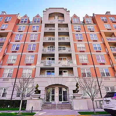 1st image of 70 Oceana Dr W Ph 1b