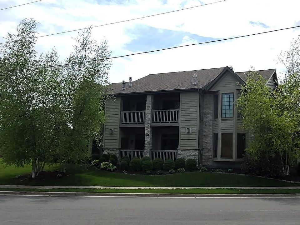 1st image of 105 1st St Unit 4