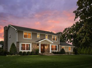 1 Bellerive Ct, Middletown, NJ 07748