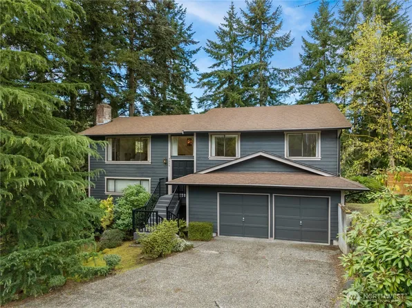 4616 NE 201st Place, Lake Forest Park, WA 98155