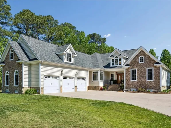 38 Forrest Rd, Poquoson, VA 23662