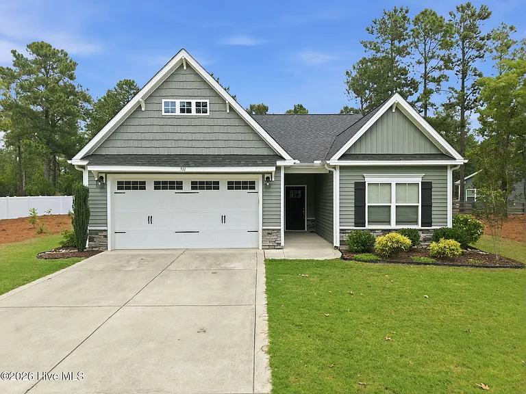 511 Pondpine Ln — Photo 1
