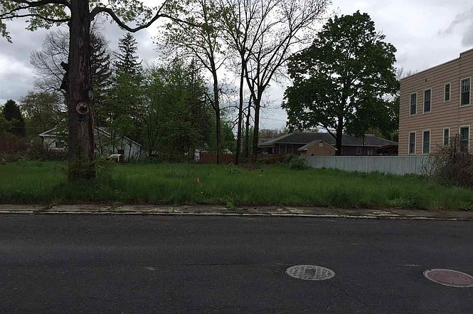 1st image of 33 Mann Ave