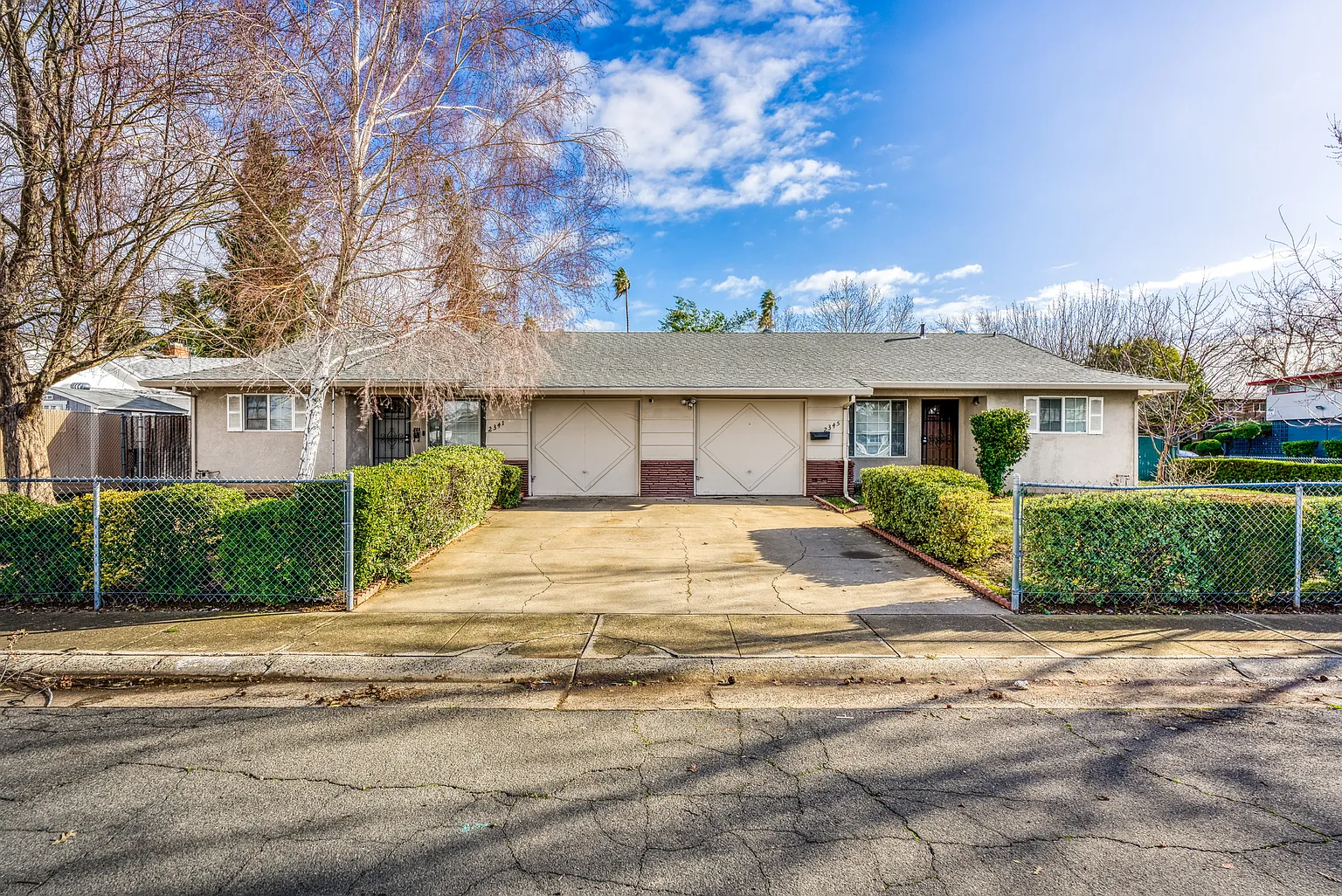 2341 Moraine Cir photo 1