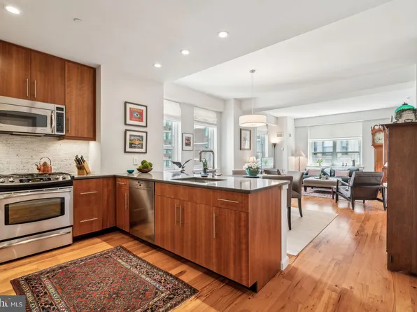 1425 Locust St Unit 10C, Philadelphia, PA 19102