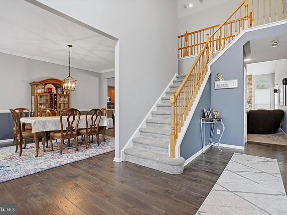 4th image of 17 Carriage Cir