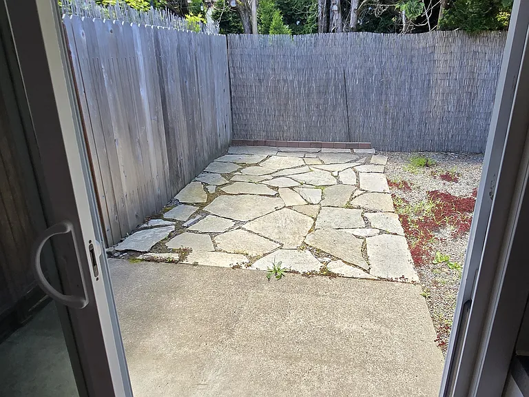 8018 SW Cedarcrest St — Photo 13