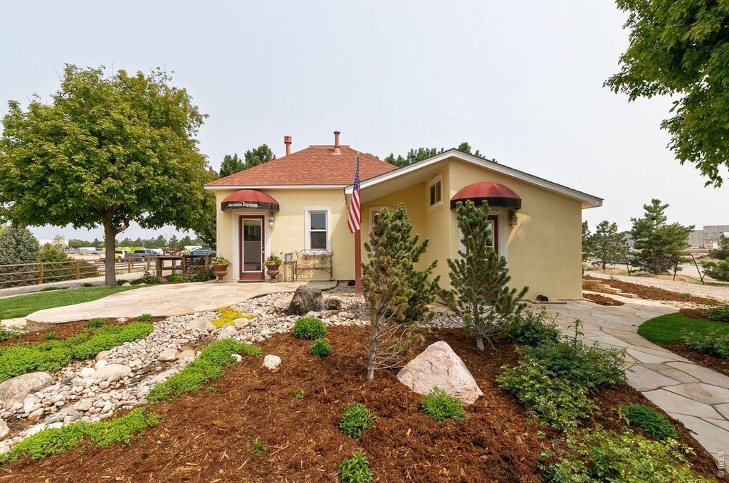 745 Jackson Ct