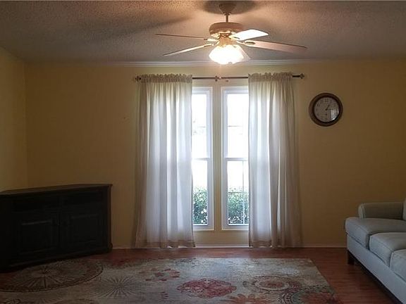 5th image of 121 Waterview Dr