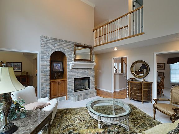 4th image of 3699 Cobblestone Ln