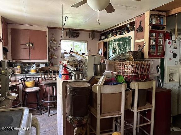 5th image of 1346 Weeksville Road
