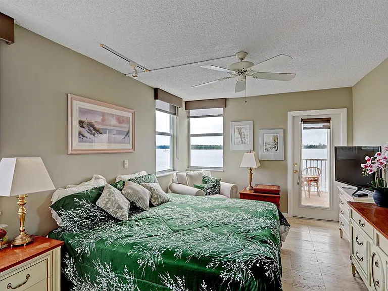 1820 New Palm Way #201 — Photo 21