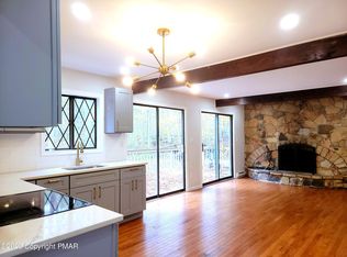 9116 Idlewild Dr, Tobyhanna, PA 18466