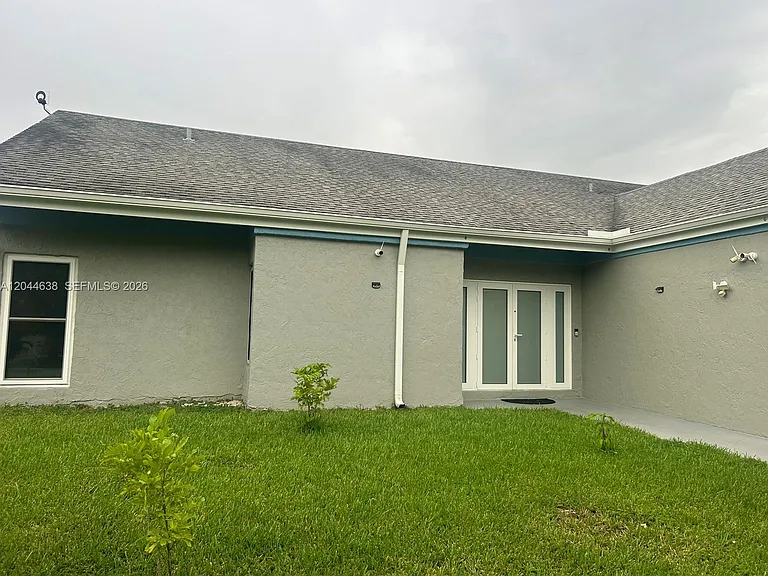 2730 Cypress Ave — Photo 1