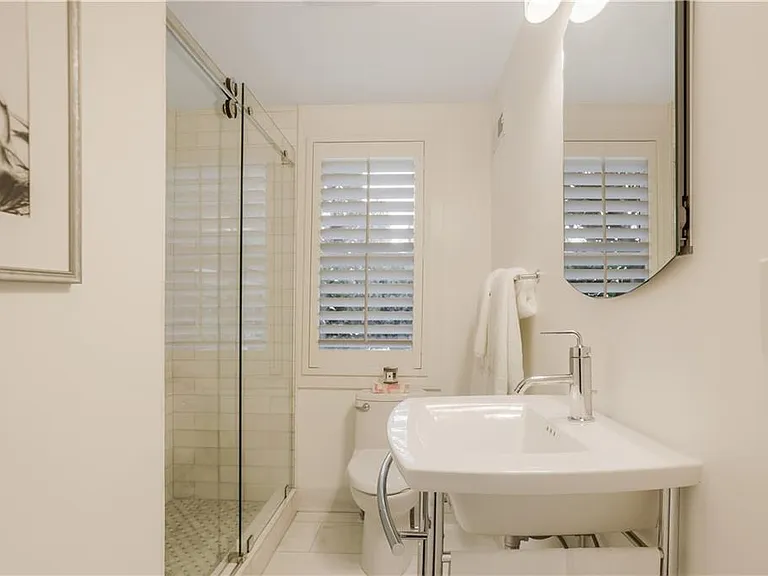 115 Peachtree Memorial Dr NW #C2 — Photo 17