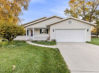 117 Dahlen Cir, Cambridge, WI 53523