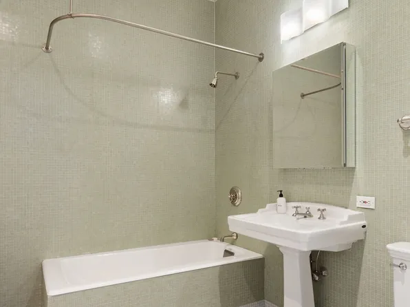60 Warren Street 3 image 14 of 14