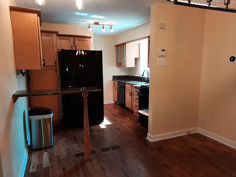 1720 Leland Ave — Photo 13
