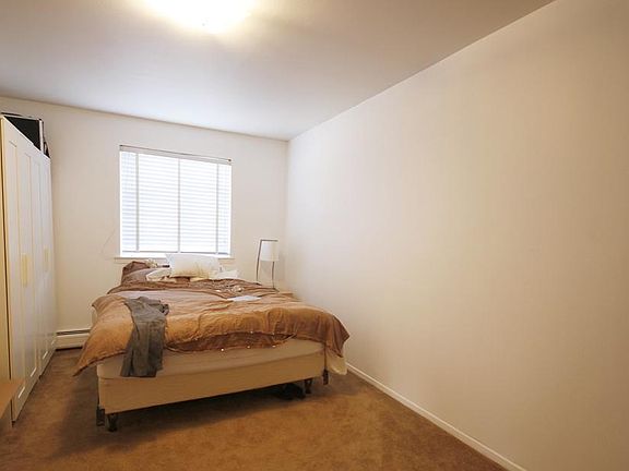 4th image of 2114 43rd St #1
