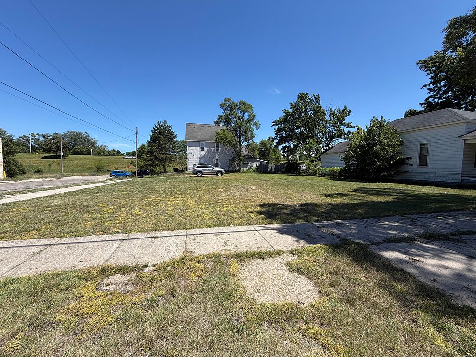 2nd image of 1430 Beidler St