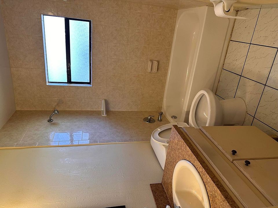 1st image of 50 NW 8th Ave #1-2