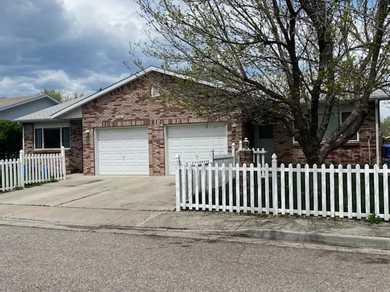 1761-1765 Kokanee Ct — Photo 2