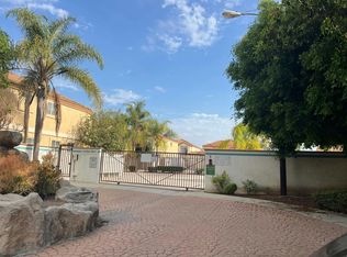 137 1/2 E 220th St, Carson, CA 90745