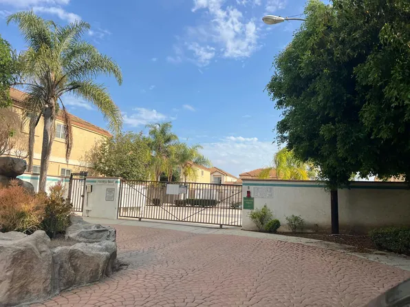 137 1/2 E 220th St, Carson, CA 90745