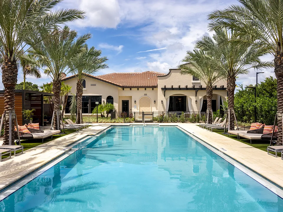 Locklyn West Palm