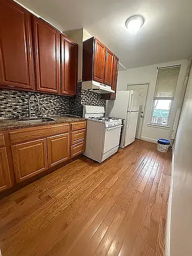 759 Home St #2 Photo 1