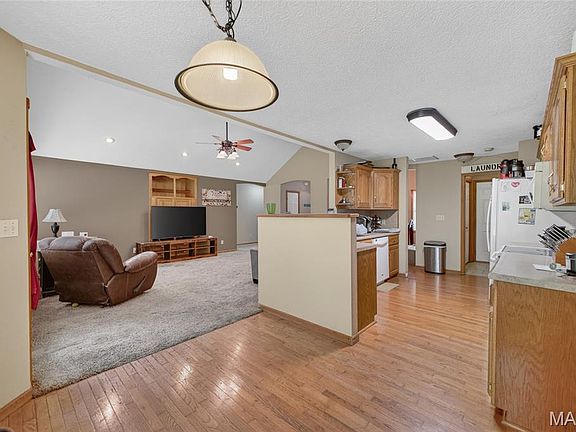 4th image of 24450 Remington Ln