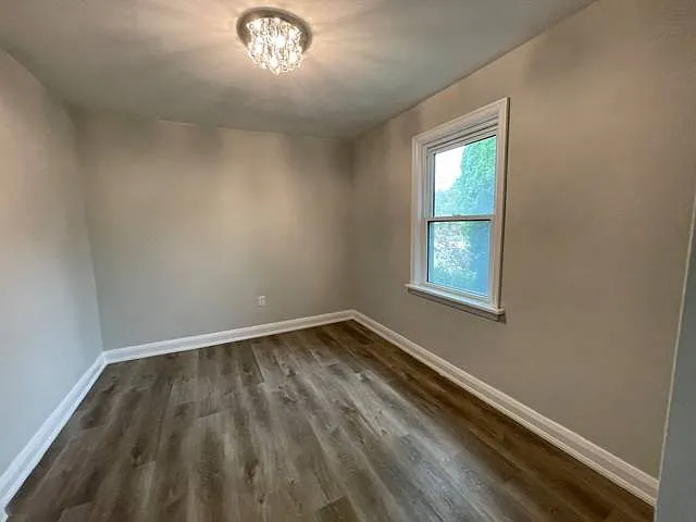 567 Weber St E — Photo 15