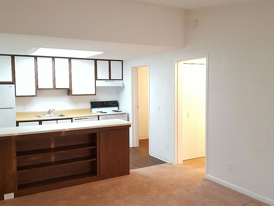 1st image of 207 Falls Ct APT D