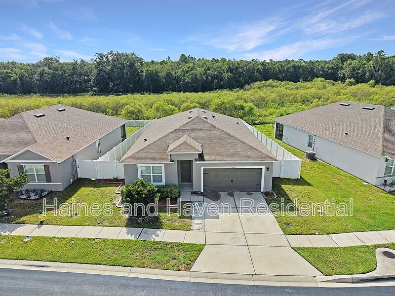 4 bed, 2.0 bath, 1851 sqft, $2,175 — Photo 2