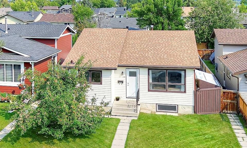 1st image of 40 Rivervalley Cres SE