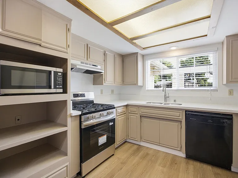 4709 Pinecastle Ave — Photo 8