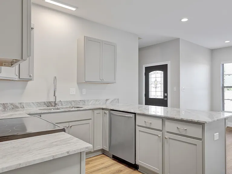 139 Iberia St #G — Photo 7